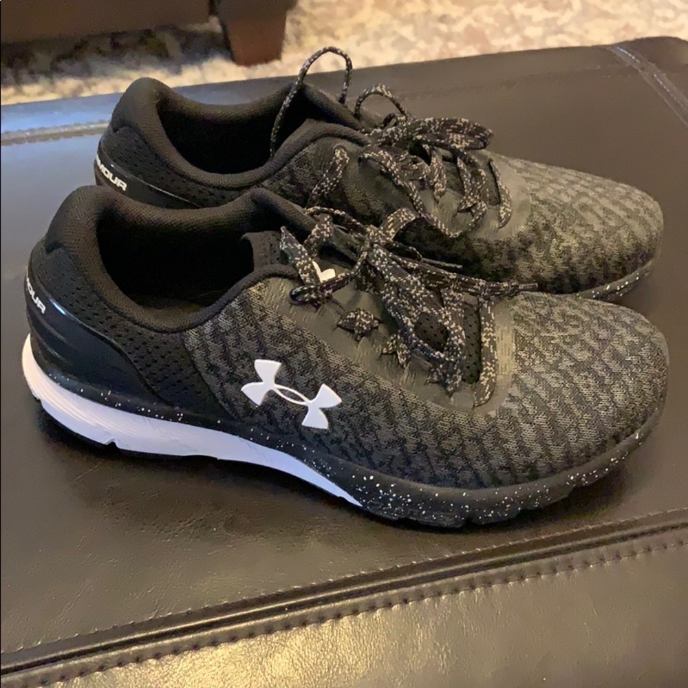NWOT Under Armour Charged Escape 2 Shoes